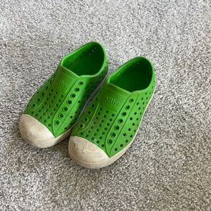 Native shoes size 8